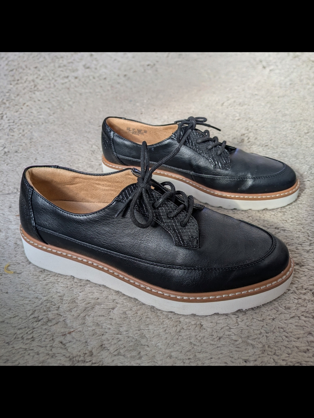 Naturalizer Black Leather Lace-Up Oxford Sneakers with White Platform